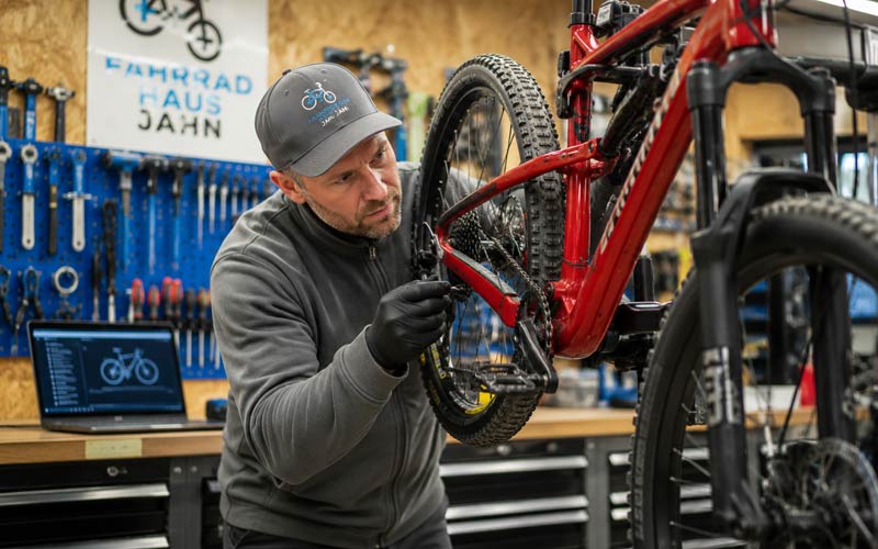 Wartung & Reparatur von Bikes